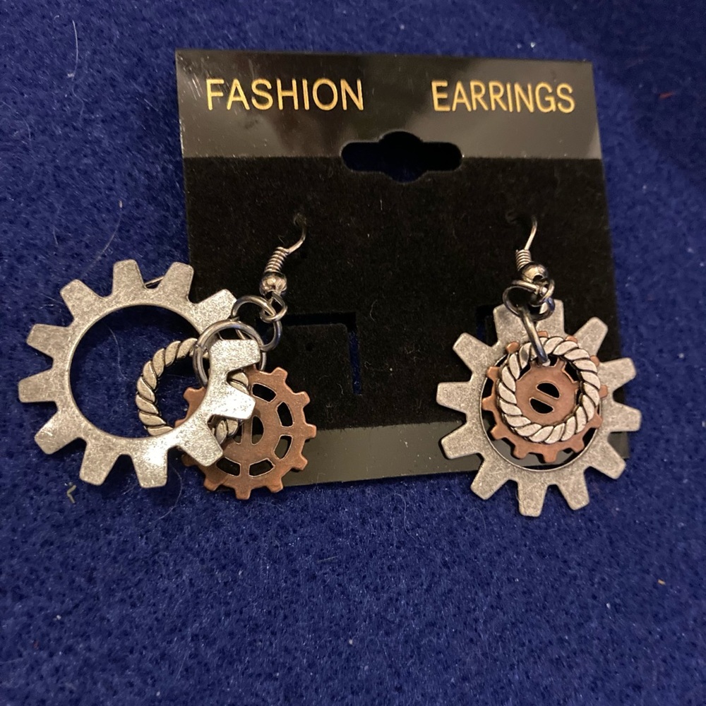 🆕 PUNK STYLE EARRINGS- Handmade three shapes in silver tone and copper tone.